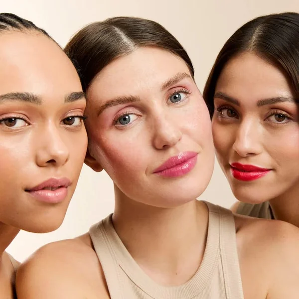 Baume Couleur Stick 3 en 1 Rouge Intense - Lèvres, Joues et Yeux - 2,5g