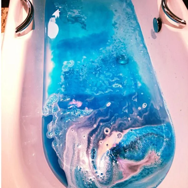 Boule de Bain effervescente "Premier Amour" parfum Barbe à Papa 120gr