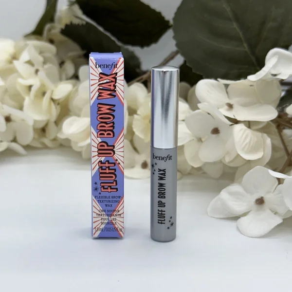 Bénéfit Fluff up brow wax cire souple pour les sourcils - longue tenue, 1,5ml
