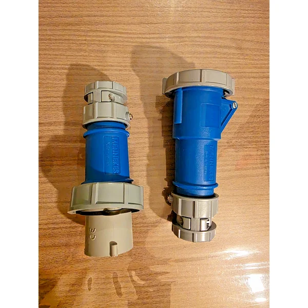 Lot connecteurs industriels MENNEKES – Mâle + Femelle – IP67 – 16A, 6h Type 3860