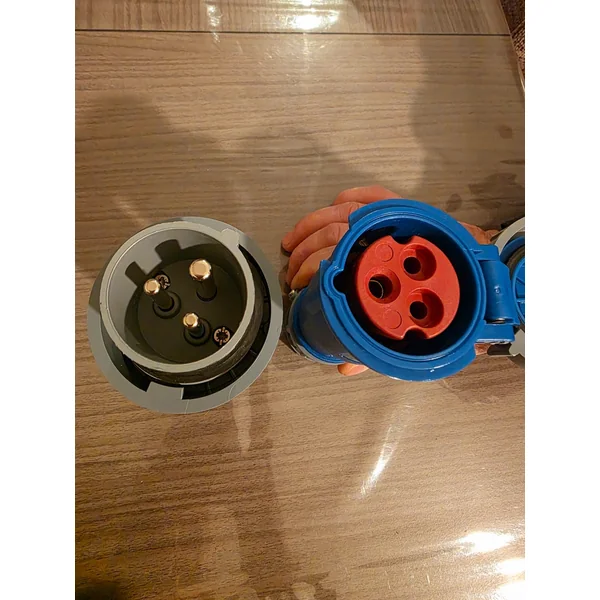 Lot connecteurs industriels MENNEKES – Mâle + Femelle – IP67 – 16A, 6h Type 3860