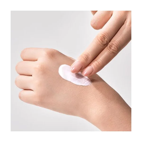 MEDIPEEL Hyaluronic Acid Mooltox Air Fit Sun Cream SPF 50+PA++++ 50ml
