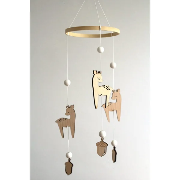 Mobile pour bebe faons woodland en bois MURMURE DE LA FORÊT