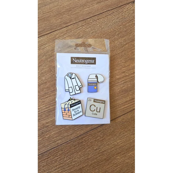Pins pin badge pin's neutrogena produit de beauté blouse produit marque